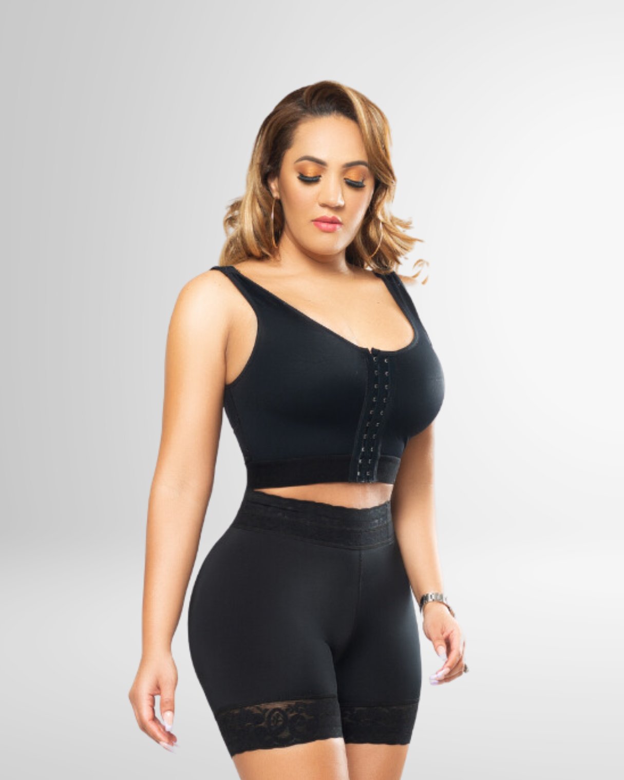 BUTT LIFTING SHAPEWEAR SHORTS